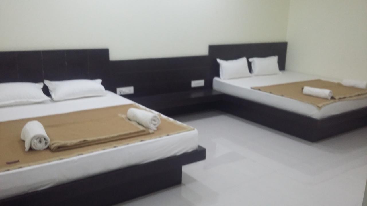 Casa Green Hotell Shirdi Eksteriør bilde